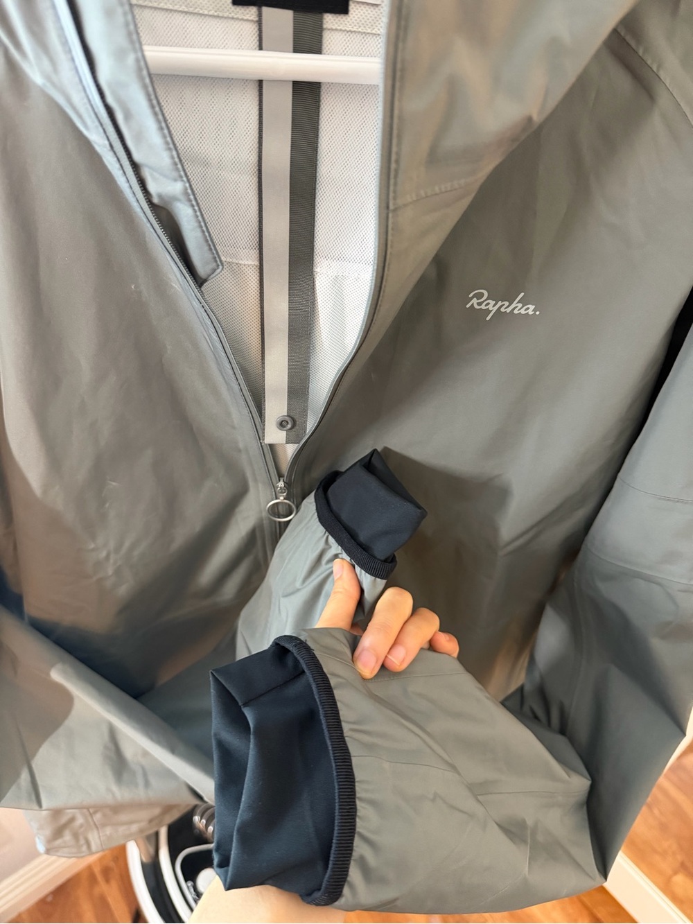 Rapha Men’s Commute Gray Jacket - Picture 4 of 11
